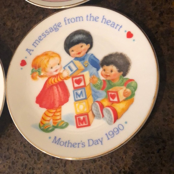 Vintage Avon 1980’s 1990’s Mother’s Day Plates - Picture 7 of 12